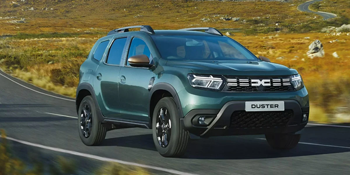 Dacia Duster off-road SUV beyaz renk arka görünüm