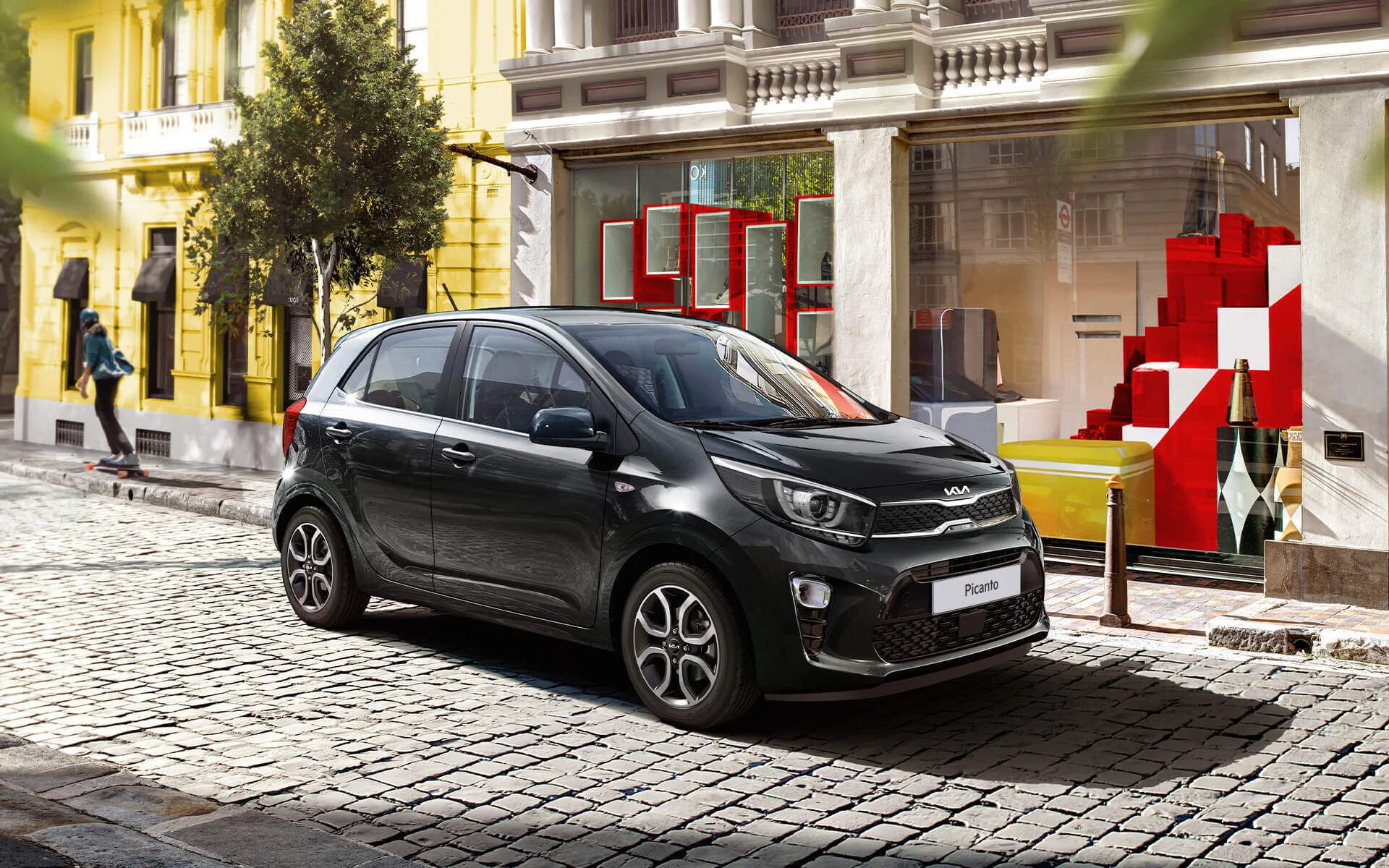 Kia Picanto, kompakt ve şehir içi kullanım için ideal bir hatchback modelidir, modern tasarımı ile dikkat çeker.